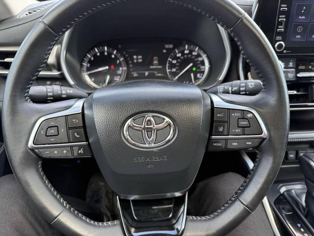 Photo of 2020 Celestial Silver Metallic Toyota Highlander