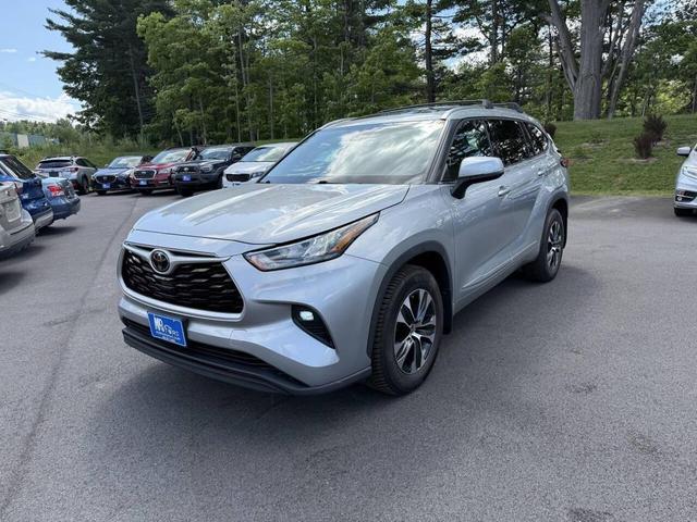 Photo of 2020 Celestial Silver Metallic Toyota Highlander
