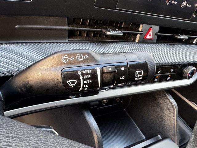 Photo of 2023 Silver Kia Sportage