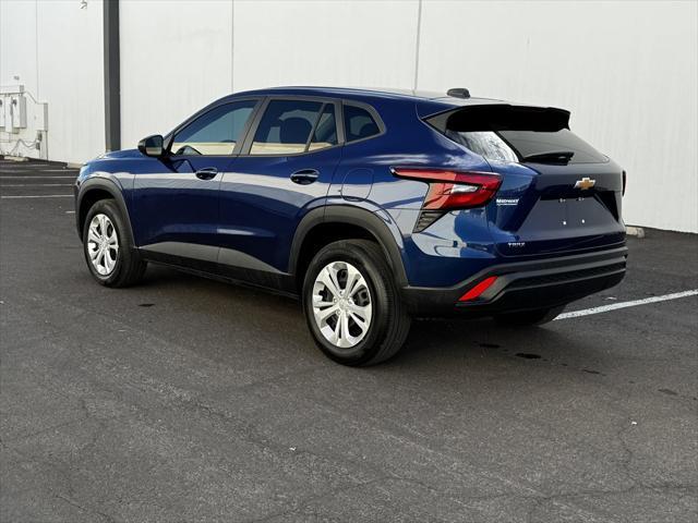 Photo of 2024 Blue Chevrolet Trax