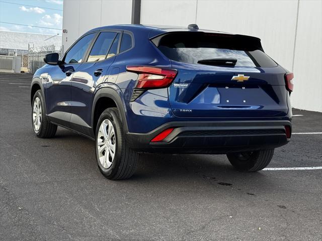 Photo of 2024 Blue Chevrolet Trax