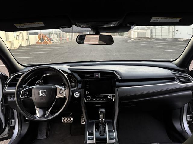 Photo of 2021 Silver Honda Civic