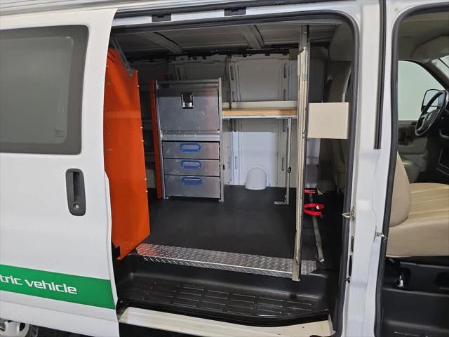 Photo of 2014 Summit White Chevrolet Express 2500