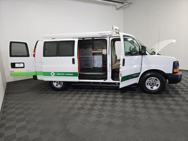 Photo of 2014 Summit White Chevrolet Express 2500