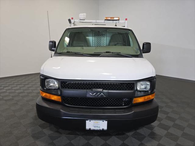 Photo of 2014 Summit White Chevrolet Express 2500