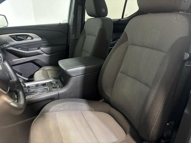 Photo of 2023 Northsky Blue Metallic Chevrolet Traverse