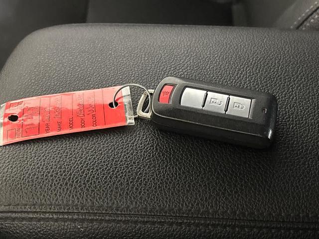 Photo of 2018 Diamond White Pearl Mitsubishi Outlander Sport