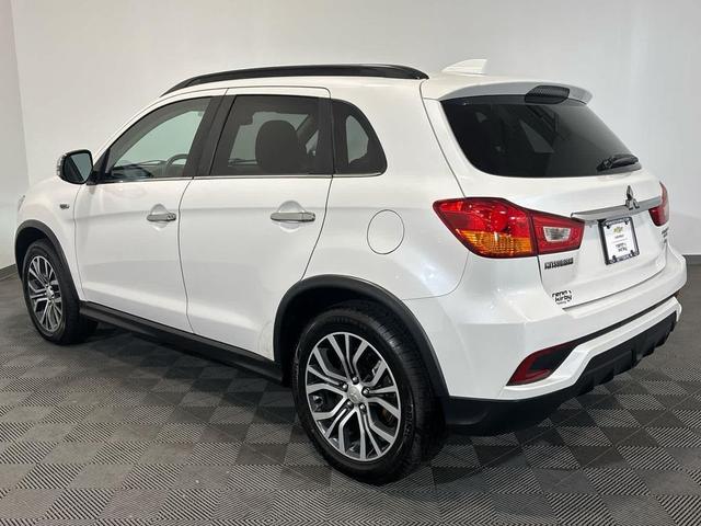 Photo of 2018 Diamond White Pearl Mitsubishi Outlander Sport
