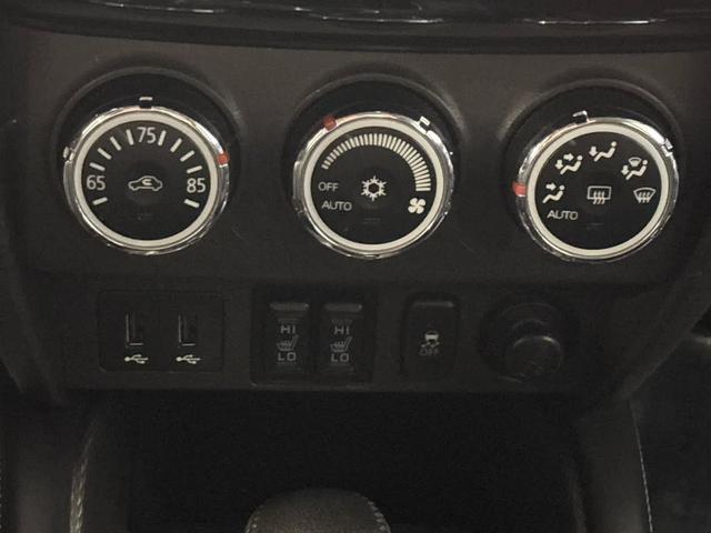 Photo of 2018 Diamond White Pearl Mitsubishi Outlander Sport