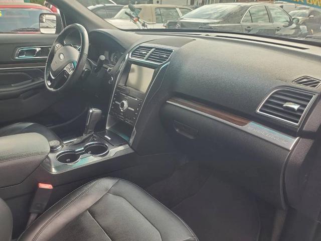 Photo of 2016 Black Ford Explorer