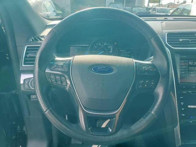 Photo of 2016 Black Ford Explorer