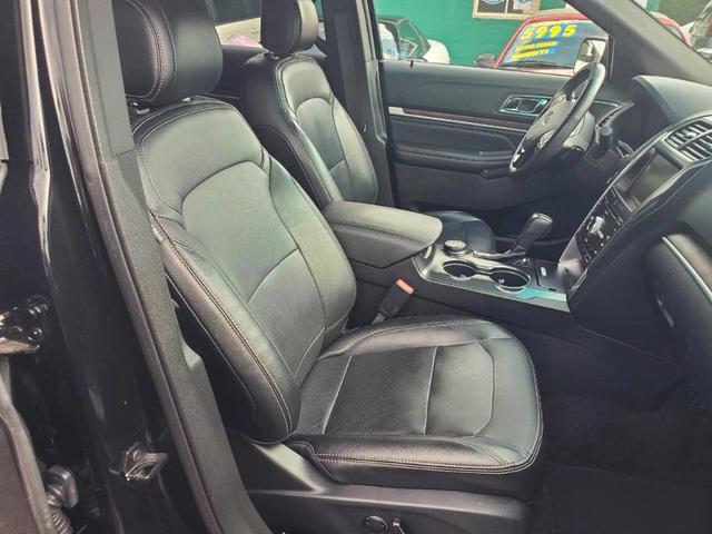 Photo of 2016 Black Ford Explorer