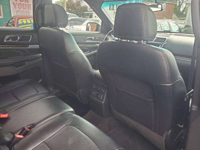 Photo of 2016 Black Ford Explorer