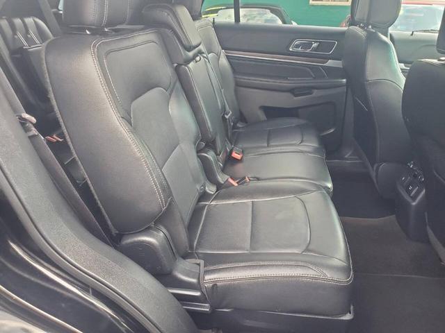 Photo of 2016 Black Ford Explorer