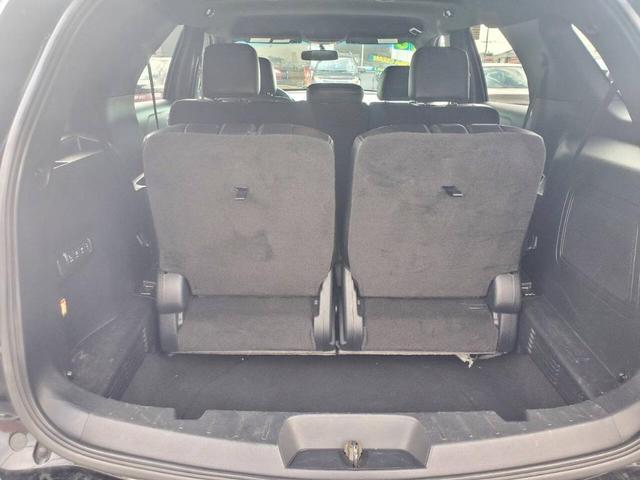 Photo of 2016 Black Ford Explorer