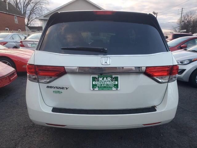 Photo of 2016 White Honda Odyssey