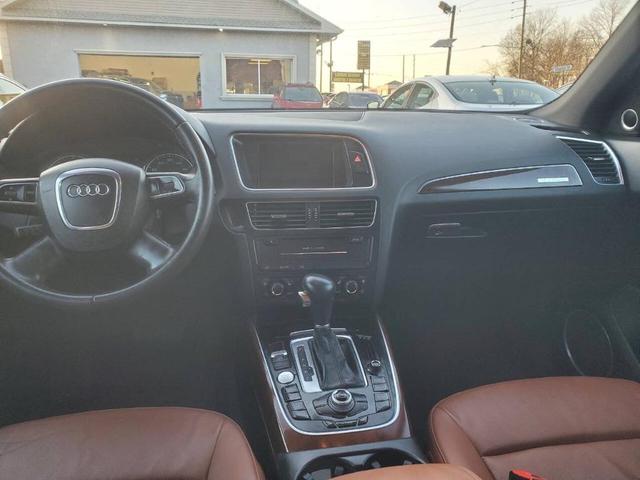 Photo of 2010 White Audi Q5