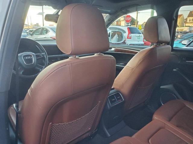 Photo of 2010 White Audi Q5