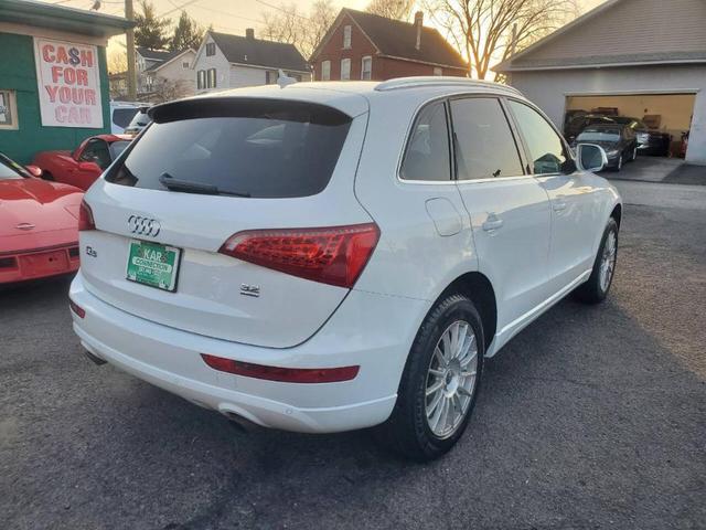 Photo of 2010 White Audi Q5