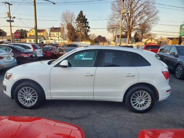 Photo of 2010 White Audi Q5