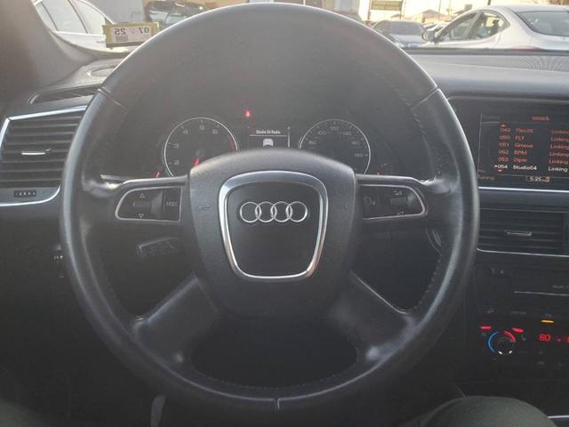 Photo of 2010 White Audi Q5