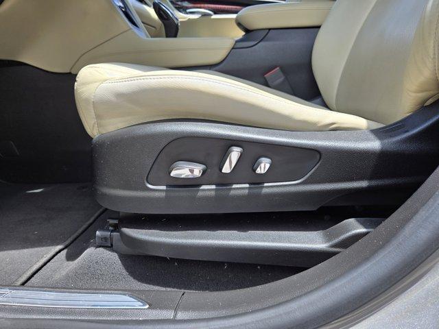 Photo of 2018 Bronze Dune Metallic Cadillac XT5
