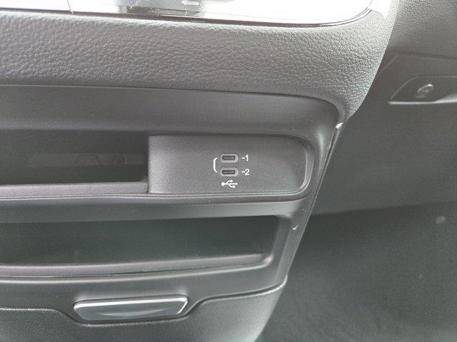 Photo of 2026 Bright White Clearcoat Chrysler Pacifica