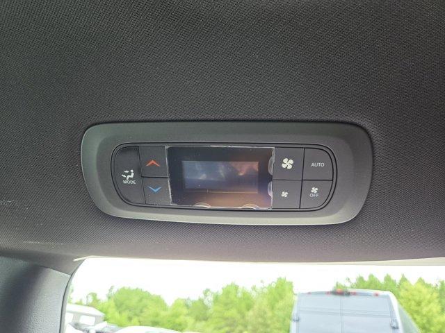 Photo of 2026 Bright White Clearcoat Chrysler Pacifica