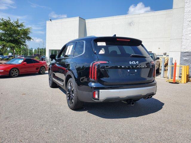 Photo of 2023 Ebony Black Kia Telluride