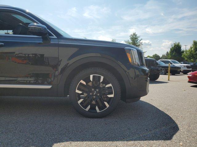 Photo of 2023 Ebony Black Kia Telluride