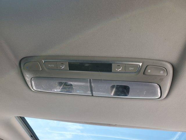 Photo of 2023 Ebony Black Kia Telluride