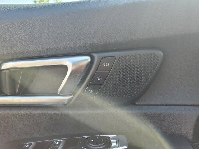 Photo of 2023 Ebony Black Kia Telluride