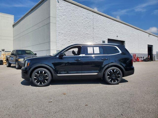 Photo of 2023 Ebony Black Kia Telluride