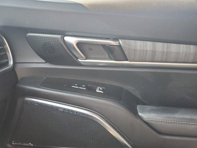 Photo of 2023 Ebony Black Kia Telluride