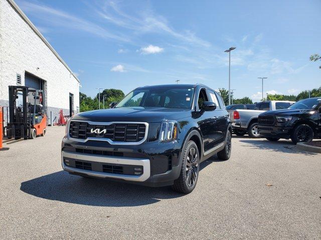 Photo of 2023 Ebony Black Kia Telluride