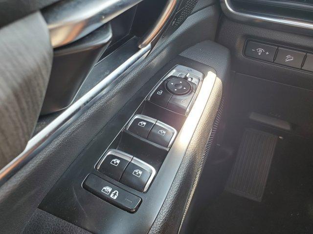 Photo of 2023 Ebony Black Kia Telluride