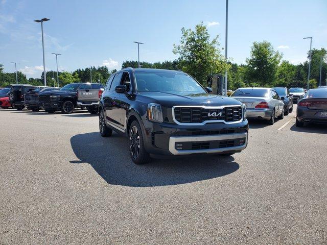 Photo of 2023 Ebony Black Kia Telluride