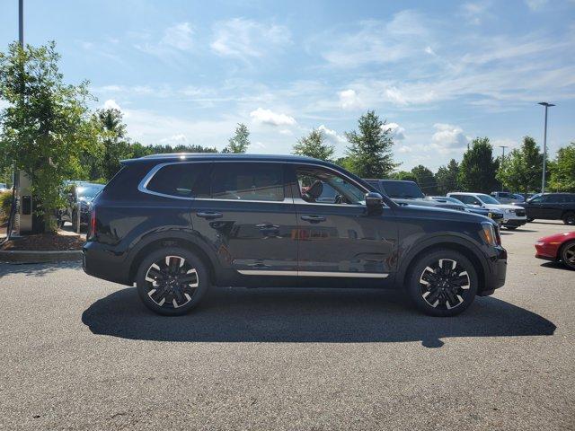 Photo of 2023 Ebony Black Kia Telluride