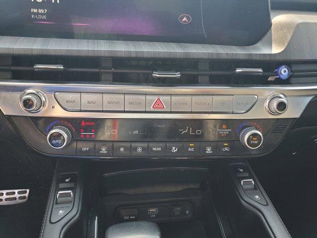 Photo of 2023 Ebony Black Kia Telluride