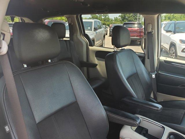 Photo of 2020 White Knuckle Clearcoat Dodge Grand Caravan