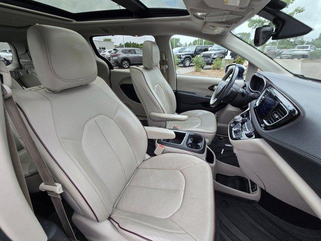 Photo of 2017 Jazz Blue Pearlcoat Chrysler Pacifica