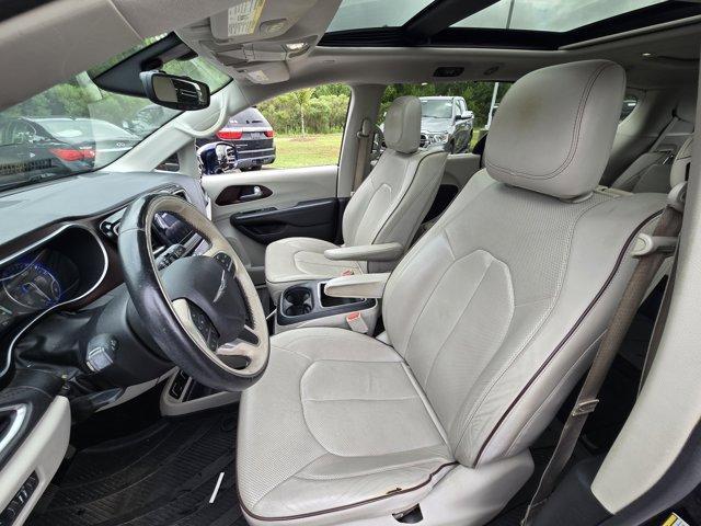 Photo of 2017 Jazz Blue Pearlcoat Chrysler Pacifica
