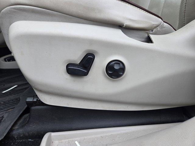Photo of 2017 Jazz Blue Pearlcoat Chrysler Pacifica