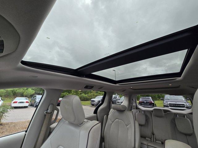 Photo of 2017 Jazz Blue Pearlcoat Chrysler Pacifica