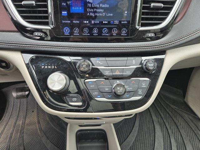 Photo of 2017 Jazz Blue Pearlcoat Chrysler Pacifica