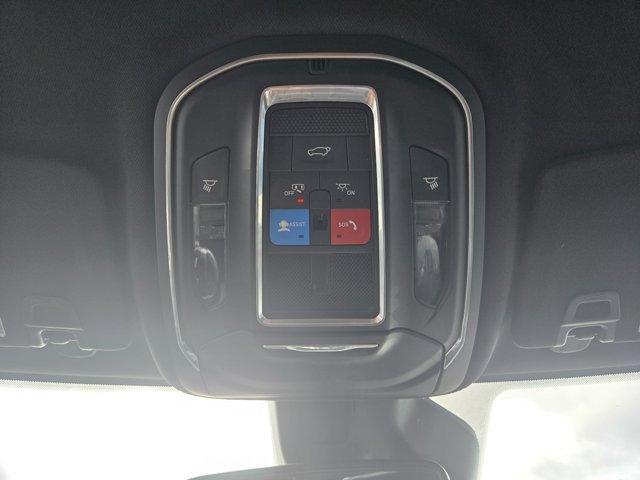 Photo of 2024 Diamond Black Jeep Grand Cherokee L