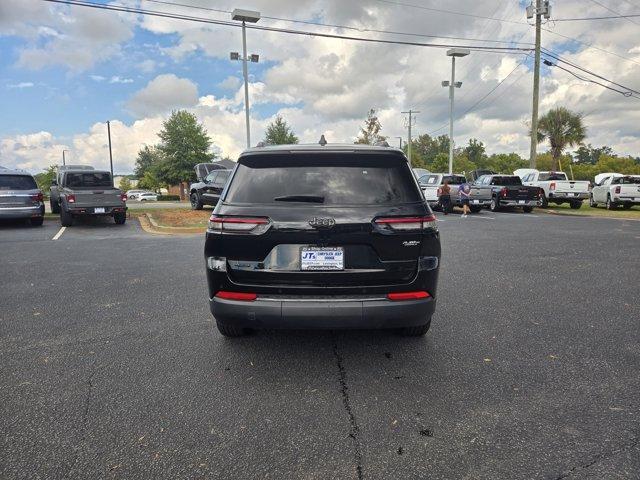 Photo of 2024 Diamond Black Jeep Grand Cherokee L