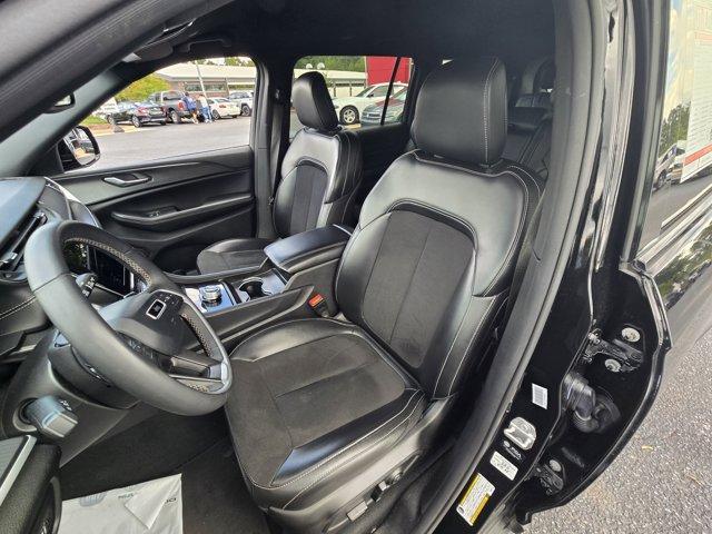 Photo of 2024 Diamond Black Jeep Grand Cherokee L
