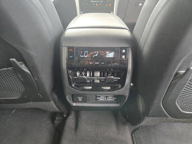 Photo of 2024 Diamond Black Jeep Grand Cherokee L