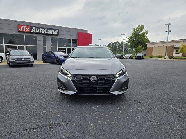 Photo of 2024 Gun Metallic Nissan Altima